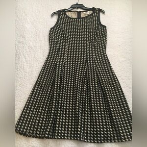 Max Studio Elegant Black and White Patterned Dress